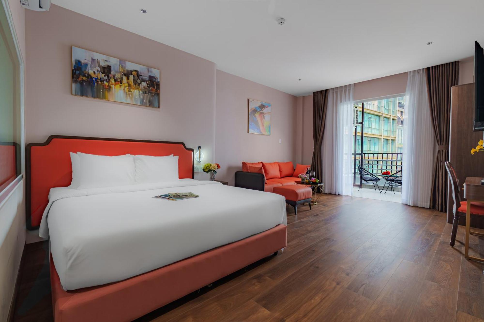 Junior Suite with Balcony